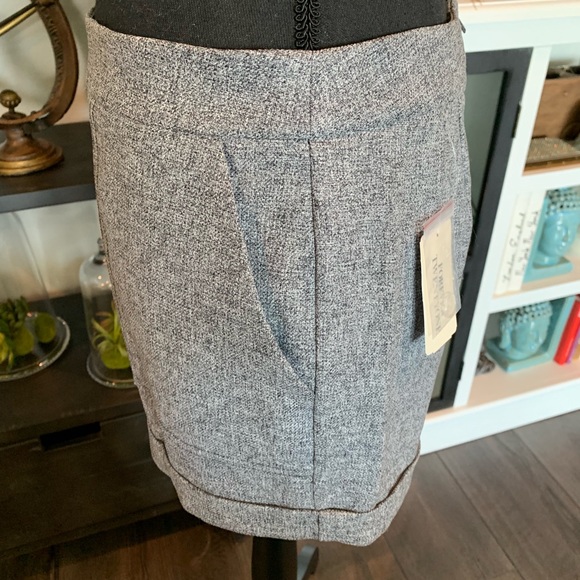 Forever 21 NWT dress shorts size M - Picture 2 of 7